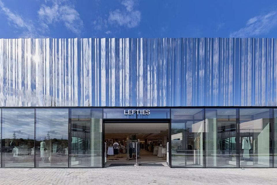 Lefties abre su primera tienda en Francia