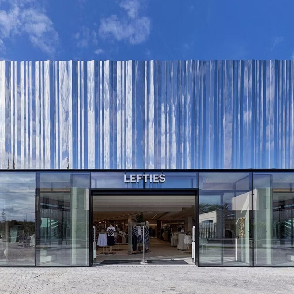 Lefties abre su primera tienda en Francia