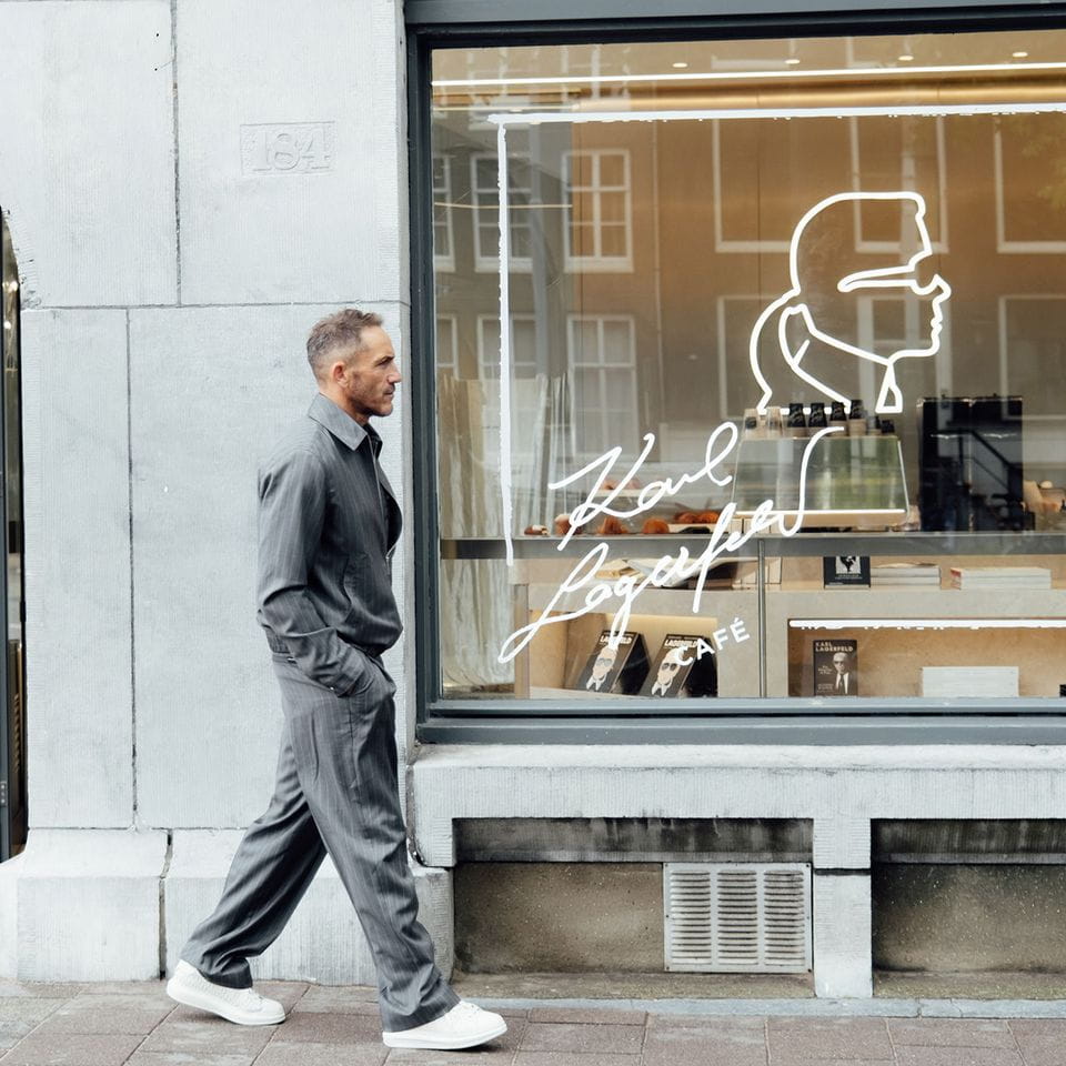 KARL LAGERFELD CAFÉ